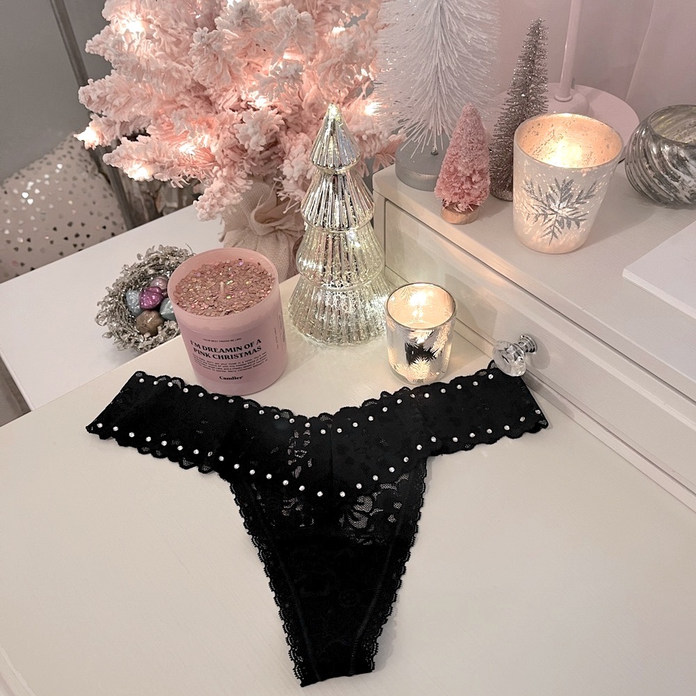 💎New Victoria’s Secret M Black Lacie Thong/V-String with Rhinestones💎